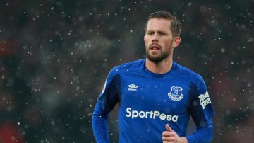 HTH体育下载-托普穆勒赛后直言，失利刺痛全队，曾坚信法兰克福奇迹能重演