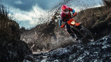 华体会体育平台_杰拉德坦诚回应流浪者回归传闻，时机仓促与家庭安定成决策核心